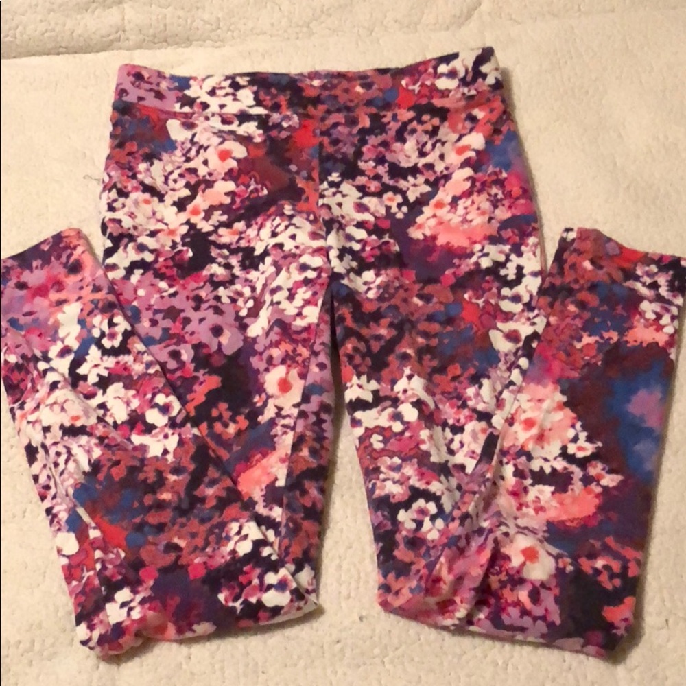 Used Express leggings small